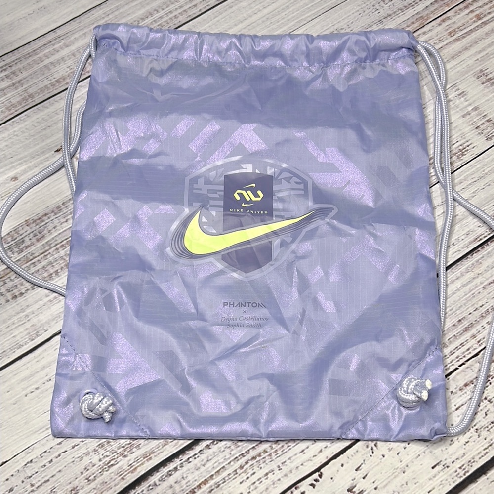 Nike Phantom Drawstring Bag - Lavender and Neon Yellow
